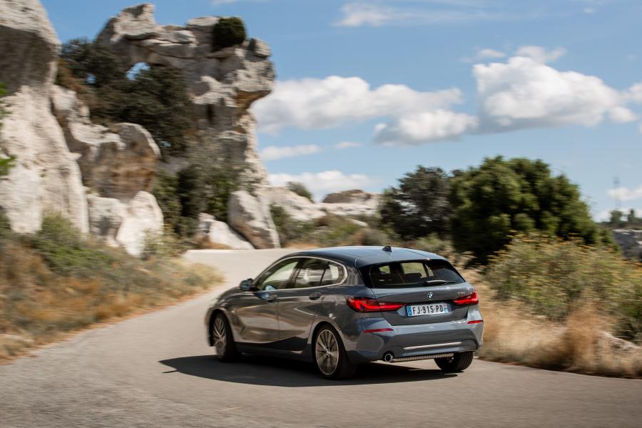  BMW 118i Luxury Line (F40) 2019 года  (WW) (фото 3 из 40)